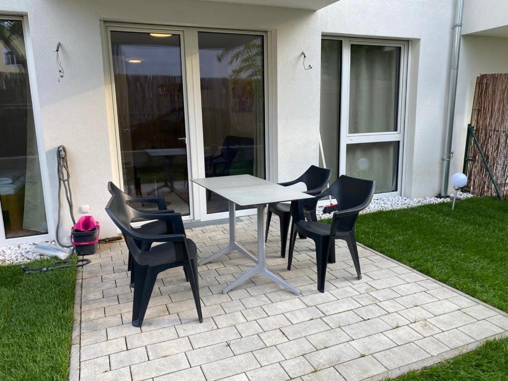 Modern Apartment With Garden Near City Center Vienna Exterior photo